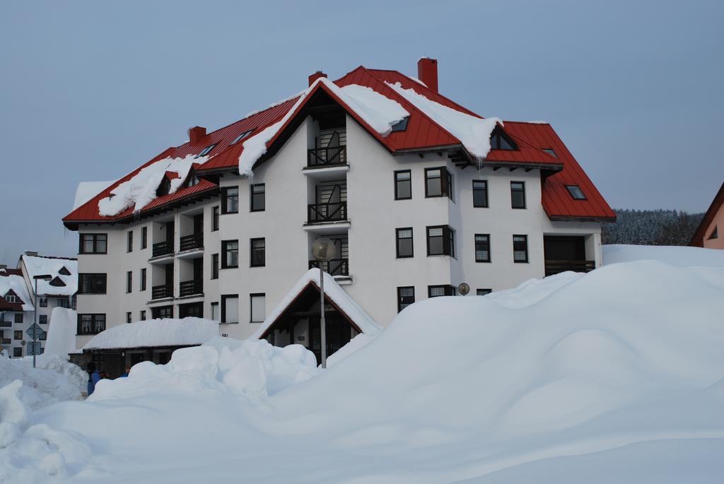 M+M Apartman Гаррахов Экстерьер фото