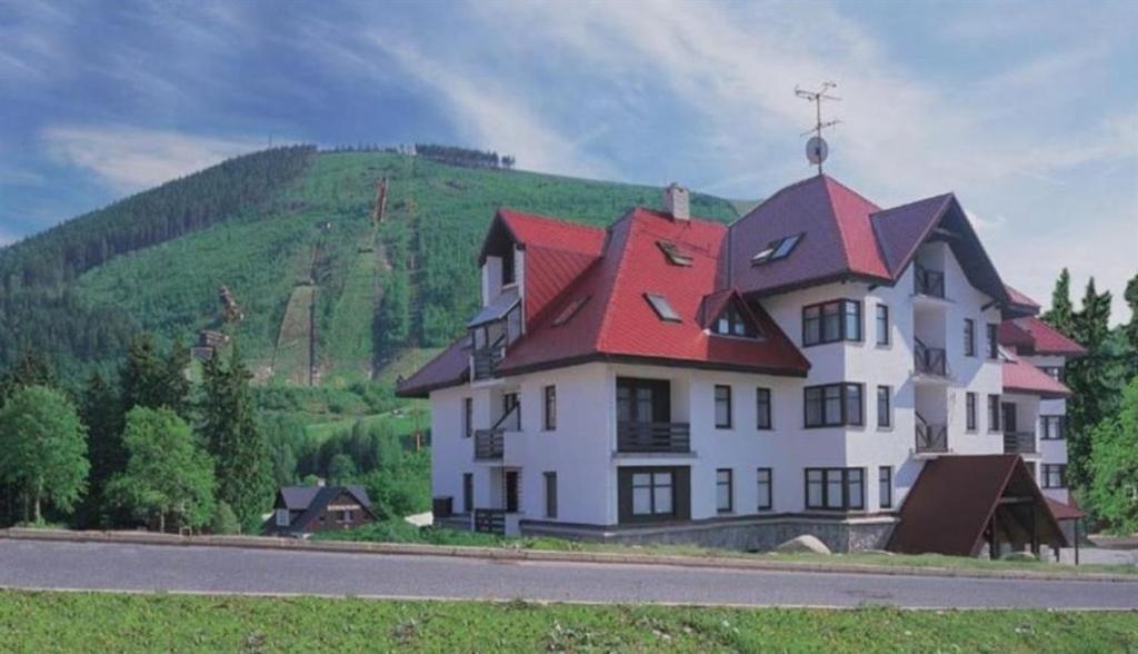 M+M Apartman Гаррахов Экстерьер фото