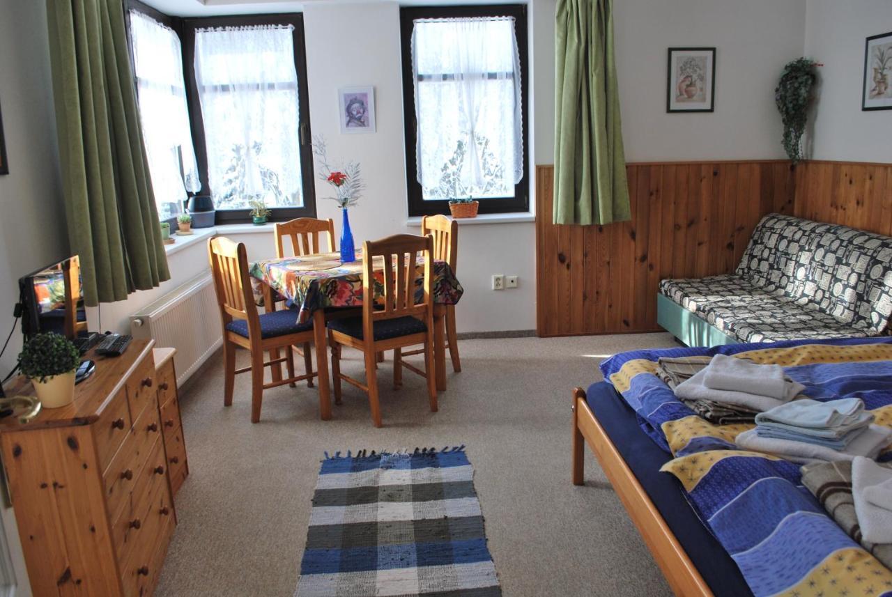 M+M Apartman Гаррахов Номер фото